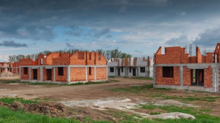 Quels mat&eacute;riaux choisir pour un ravalement de fa&ccedil;ade durable et authentique ?